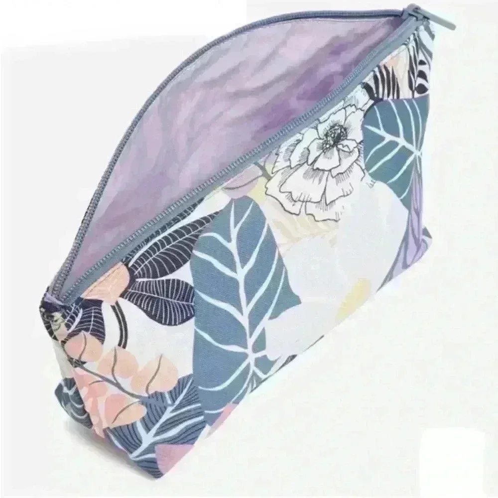 Vera Bradley Grand Travel Cosmetic Bag in Palm Floral NWT